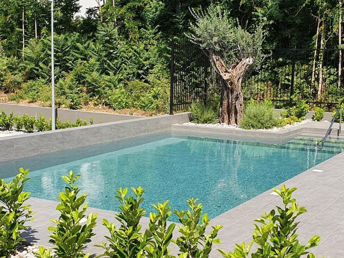 Bjelica Rental Apartments - Nela Apartment Tivat Ngoại thất bức ảnh