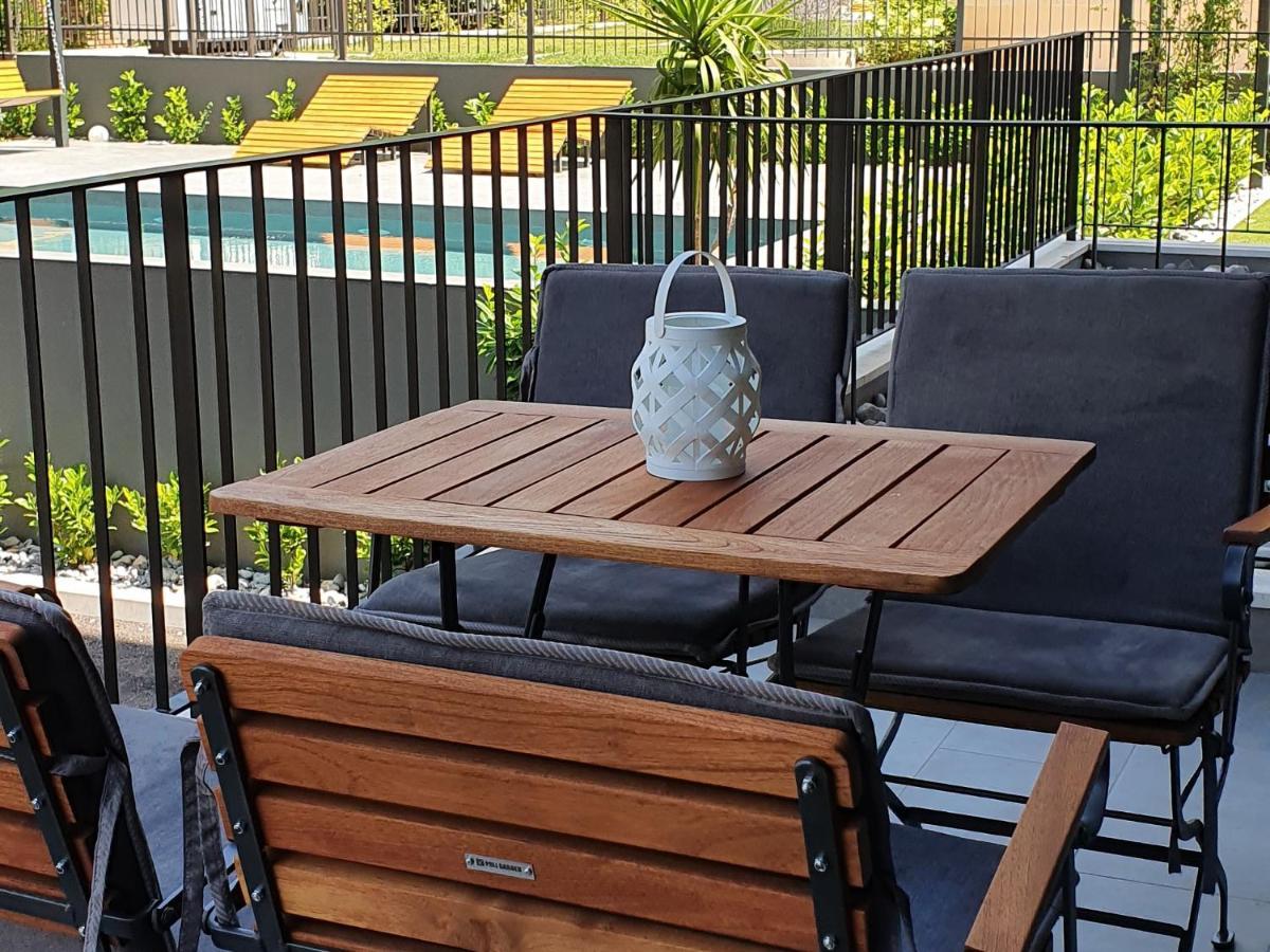 Bjelica Rental Apartments - Nela Apartment Tivat Ngoại thất bức ảnh