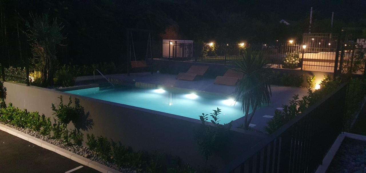 Bjelica Rental Apartments - Nela Apartment Tivat Ngoại thất bức ảnh